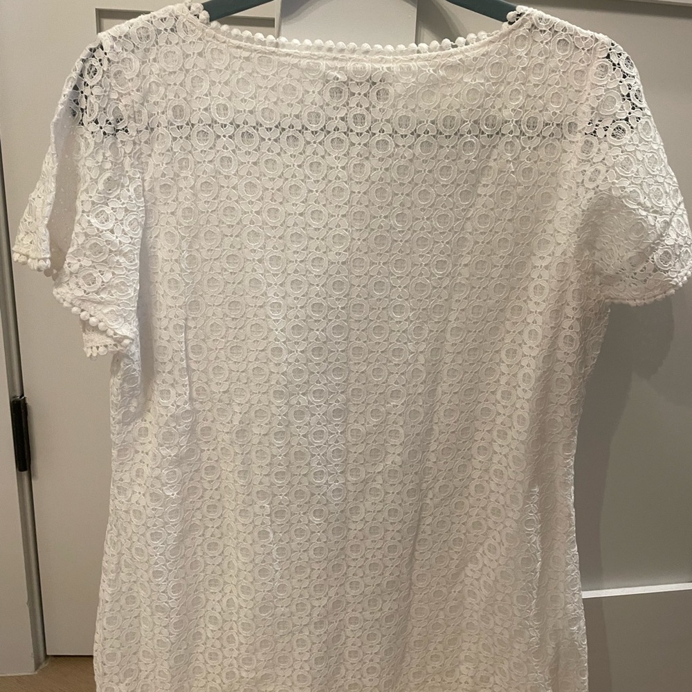 Beautiful white short sleeve top (lined). - Picture 3 of 6